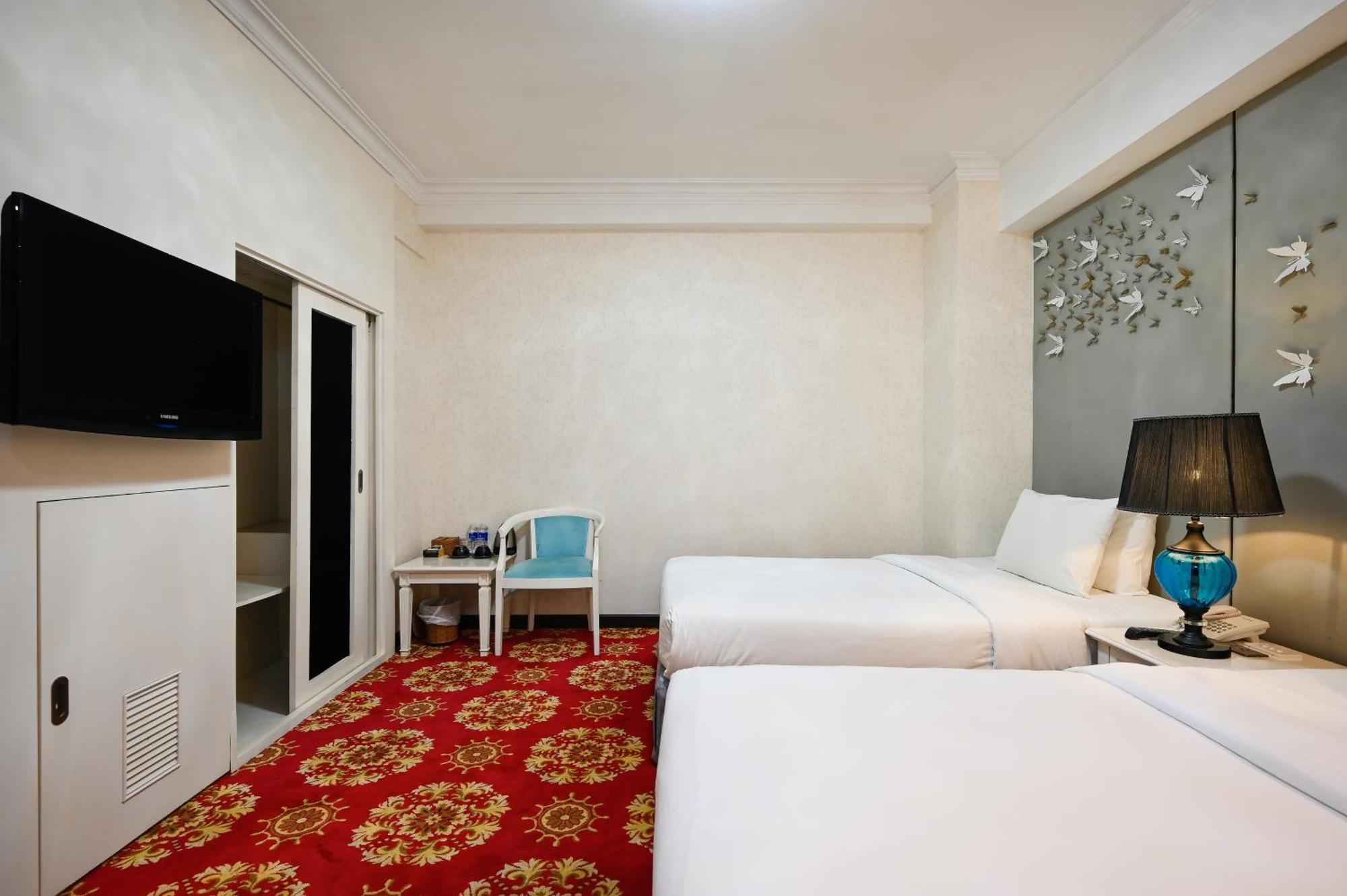 California Saigon Hotel & Rooftop Pool Ho Chi Minh City Exterior photo
