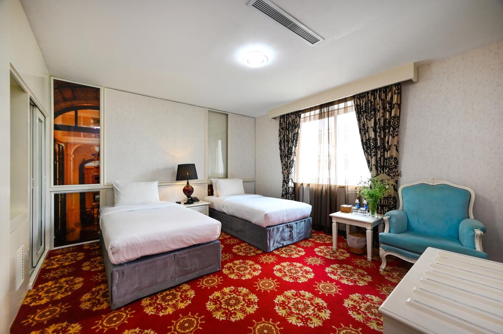 California Saigon Hotel & Rooftop Pool Ho Chi Minh City Exterior photo