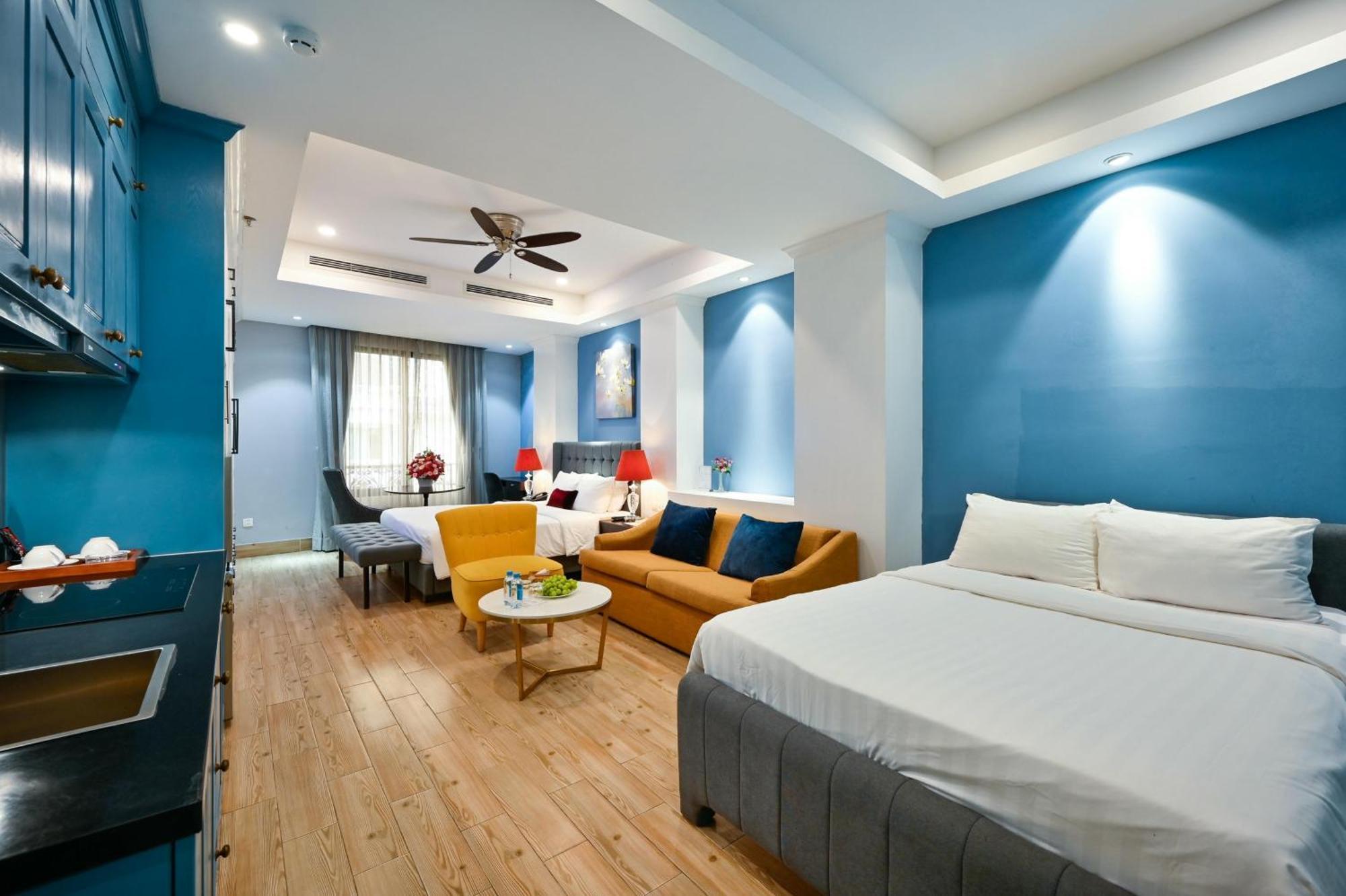 California Saigon Hotel & Rooftop Pool Ho Chi Minh City Exterior photo