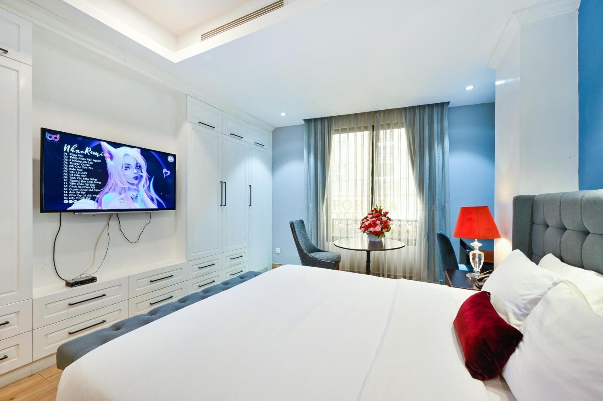 California Saigon Hotel & Rooftop Pool Ho Chi Minh City Exterior photo